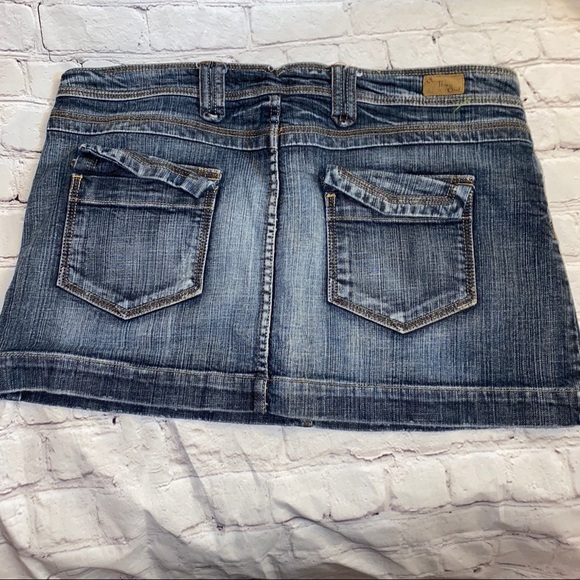 Denim skirt - Picture 2 of 3